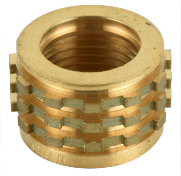 Knurled and threaded brass inserts for plastic pipe fittings